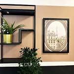 Cozy Corner Partition Room Near Burjuman Metro