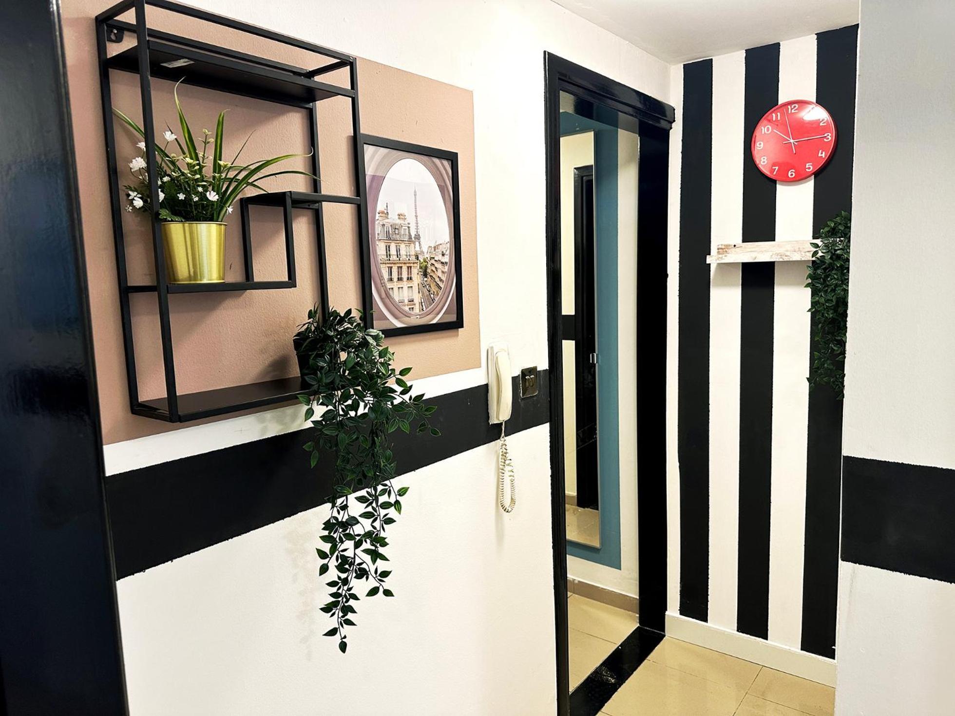 Homestay Cozy Corner Partition Near Burjuman Metro *